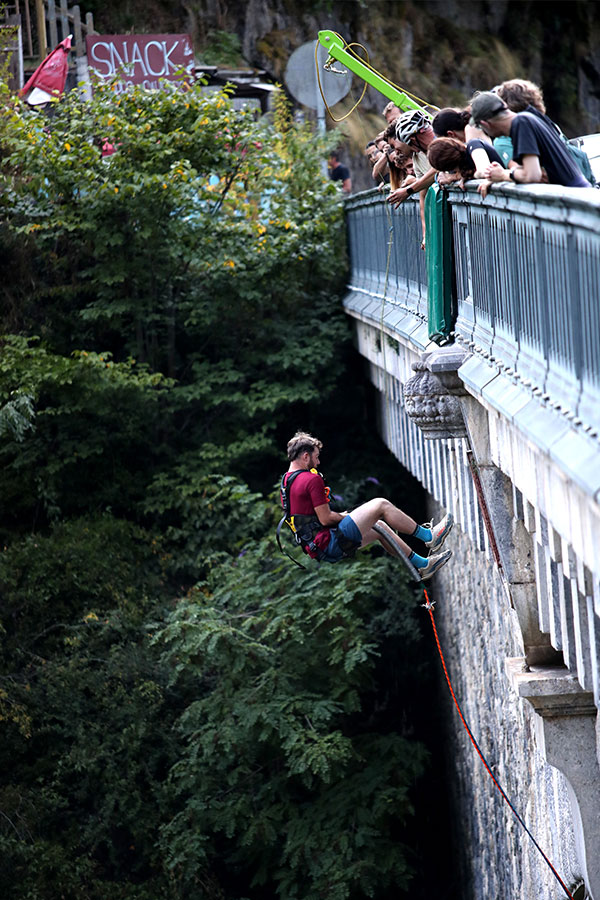 Saut en pendulaire Pont Napoléon à Luz Saint-Sauveur