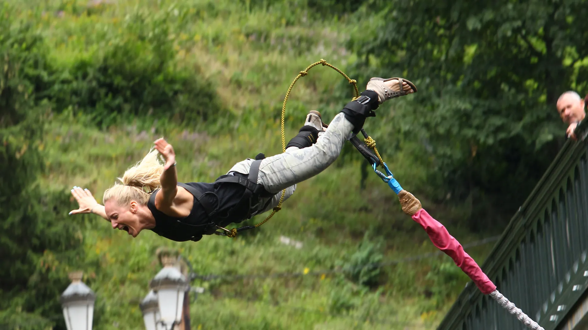 Le saut à l’élastique - Luz-Aventure